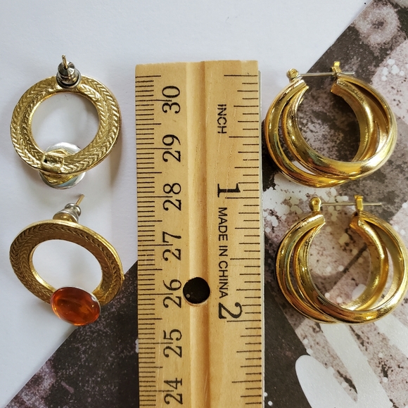 Set of 2 Vintage 90's Gold Tone Hoop & Circle Earrings - Picture 5 of 5